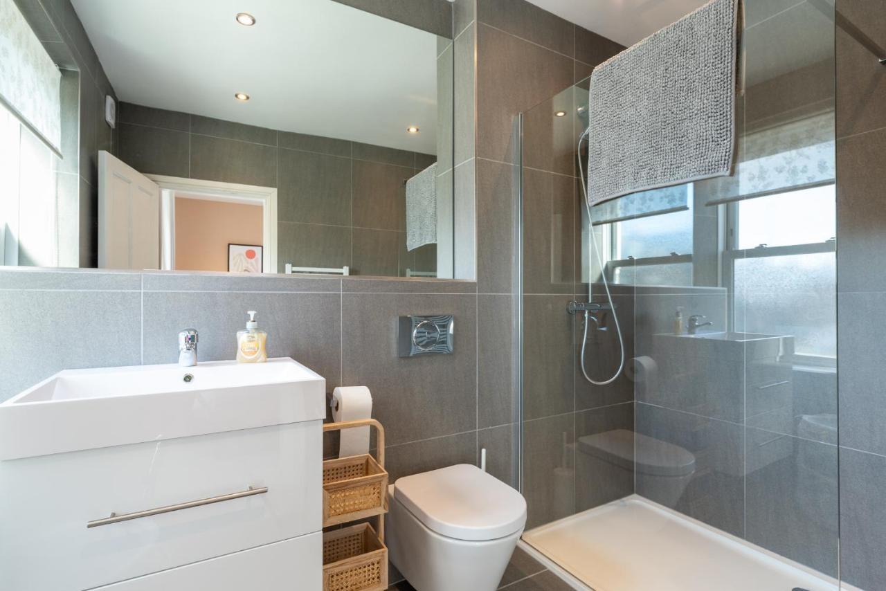 Beautiful 3 Bedroom Townhouse ハロゲート エクステリア 写真